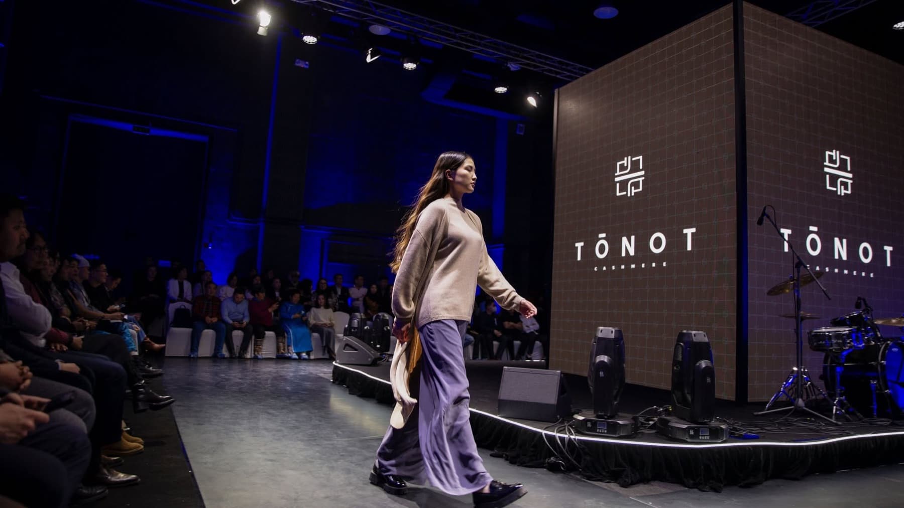 Tonot Cashmere брэндийн нээлт
